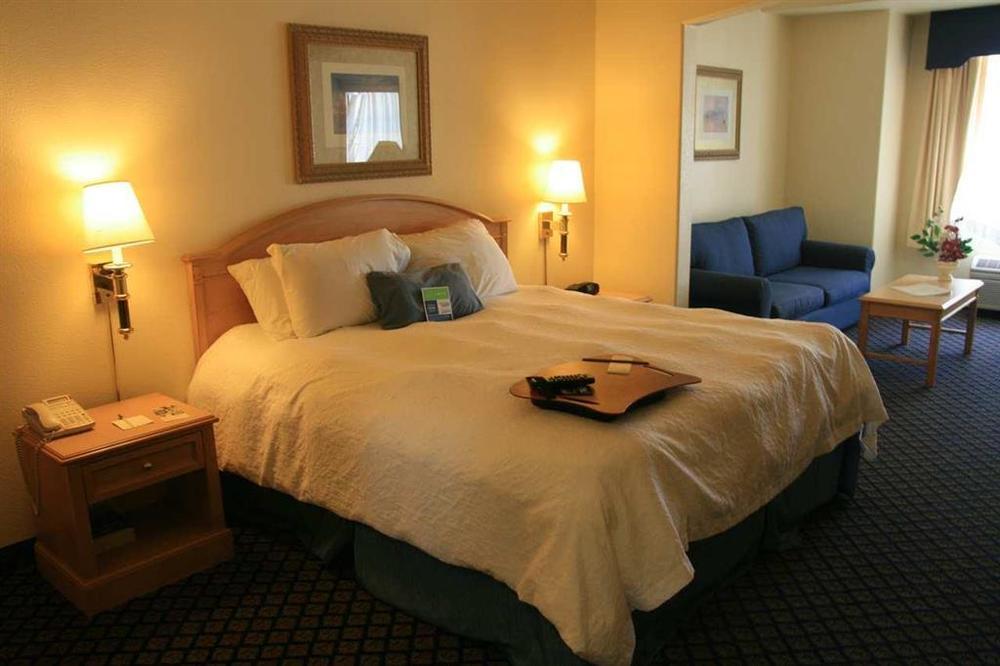 Hampton Inn & Suites San Jose Room photo