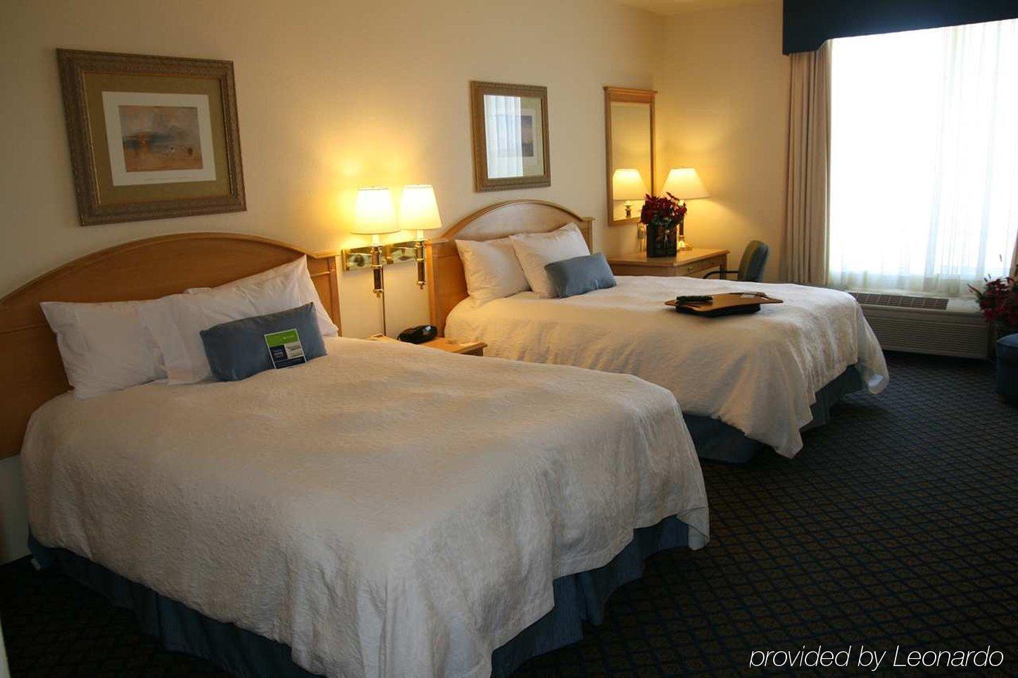 Hampton Inn & Suites San Jose Room photo